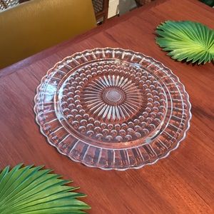 Vintage glass cake/serving plate/platter